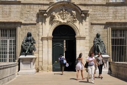 France, Hérault (34), Montpellier, centre historique, faculté de médecine, l'entrée principale