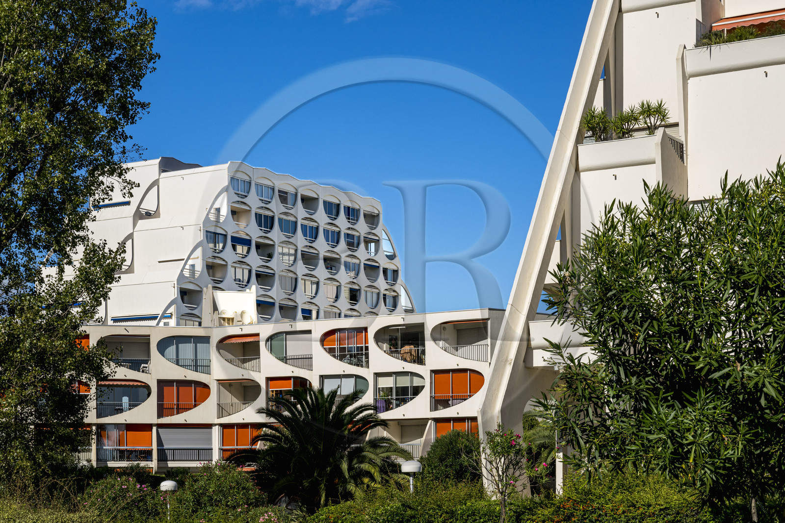 France, Hérault (34), La Grande-Motte, labellisé patrimoine du XXème siècle, Résidence Eden (arrière du batiment) de l'architecte Jean Balladur