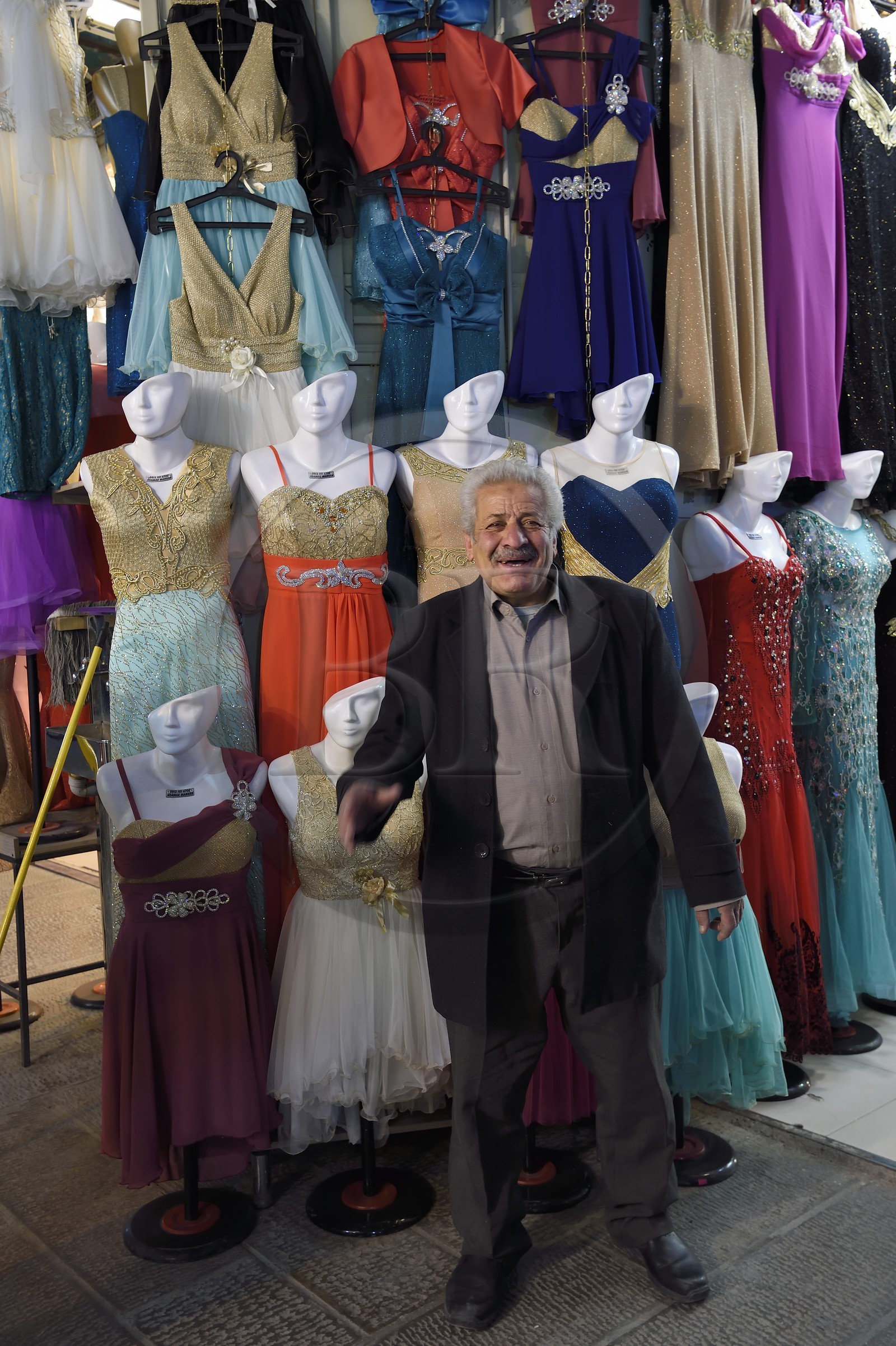 Iran, Isfahan Province, Isfahan, Bazar-e Bozorg (Great Bazaar), a massive covered bazaar which dates back almost 1300 years, women shop