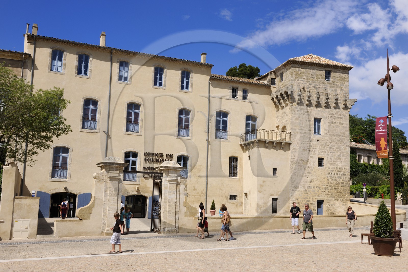 France, Hérault (34), Pézenas, vieille ville, Hôtel de Peyrat siège de l'office de tourisme et de Scenovision Moliere
