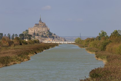 France, Manche (50), Baie du Mont-Saint-Michel, le nouveau barrage conçu pour gérer efficacement les chasses du Couesnon