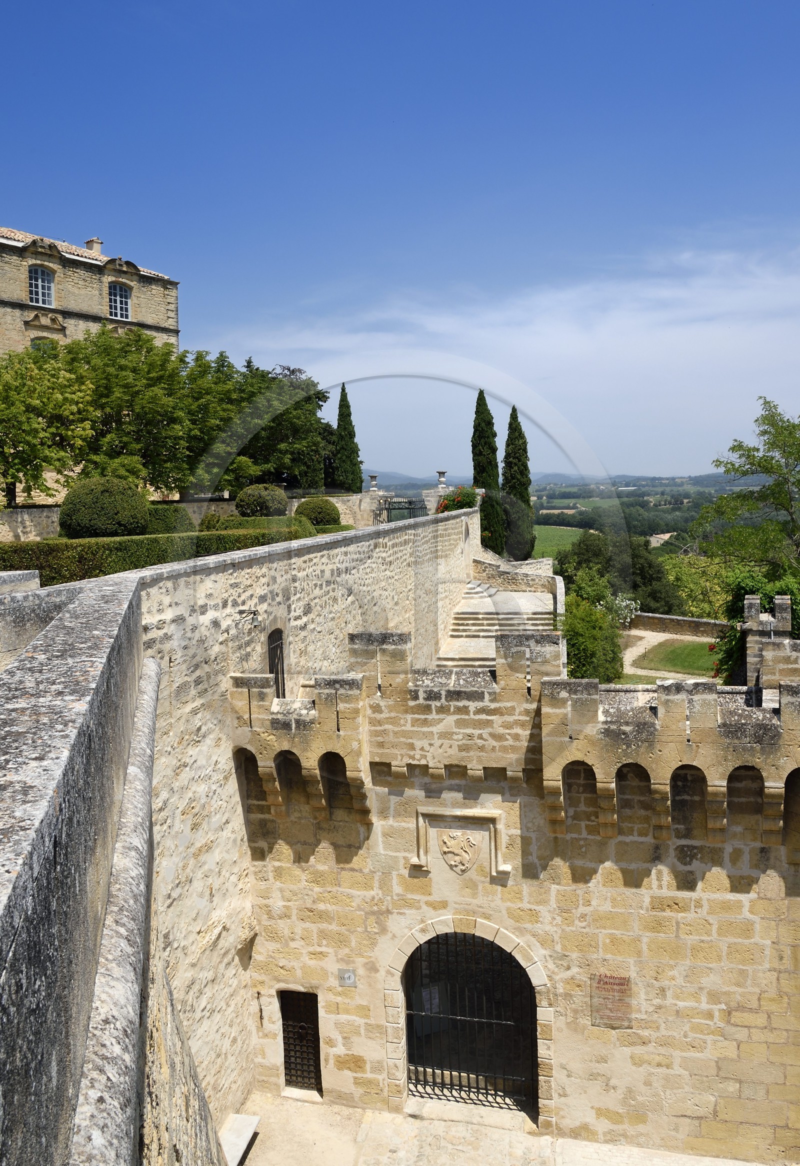 France, Vaucluse (84), Parc Naturel Regional du Luberon, Ansouis, labellisé Les Plus Beaux Villages de France, le chateau d'Ansouis