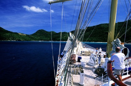 Caraïbes, Union Island, le SPV Royal Clipper aborde l' île