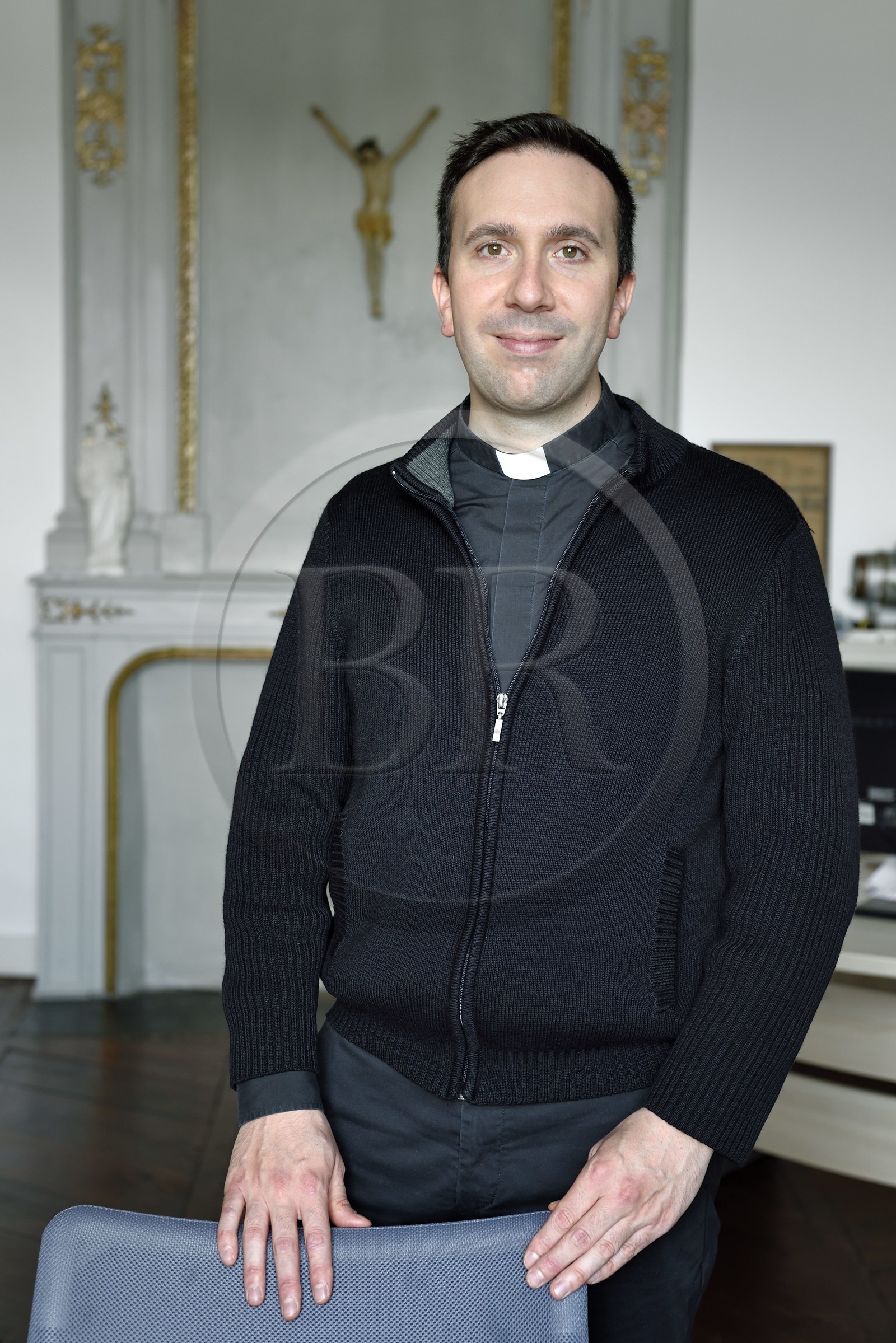 France, Haute-Loire (43), Le Puy-en-Velay, étape des chemins de Compostelle, la cathédrale Notre-Dame-de-l'Annonciation du XIIe siècle classée Patrimoine Mondial de l'UNESCO, l’abbé Nicolas Pourrat, chapelain de la cathédrale