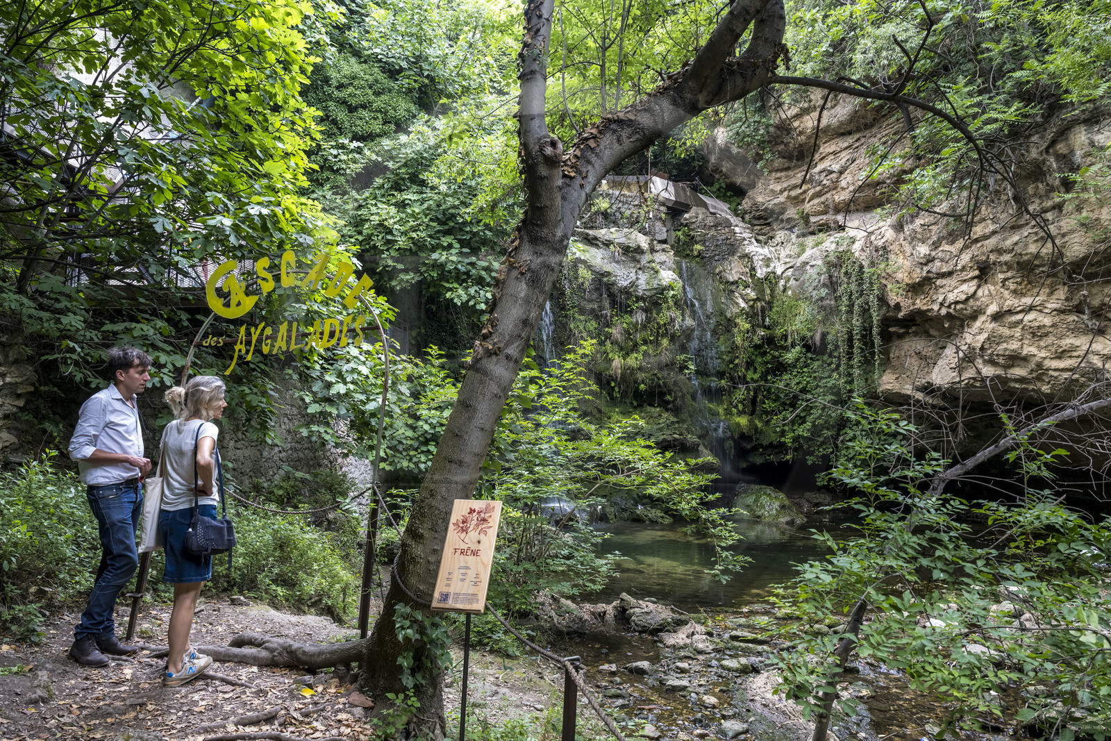 France, Bouches-du-Rhône (13), Marseille, quartiers nord, quartier des Aygalades, La Cité des Arts de la Rue, parcours nature artistique menant à la cascade des Aygalades