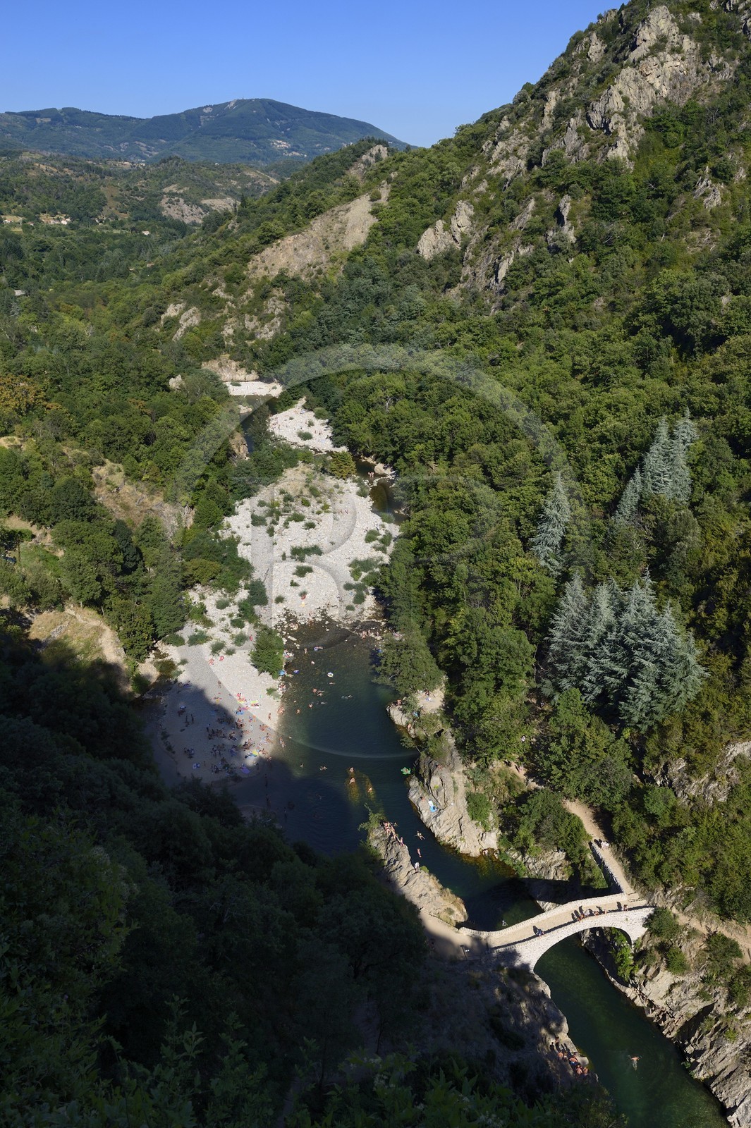 France, Ardèche (07), Thueyts, le Pont du Diable dans la haute-vallée de la rivière Ardèche