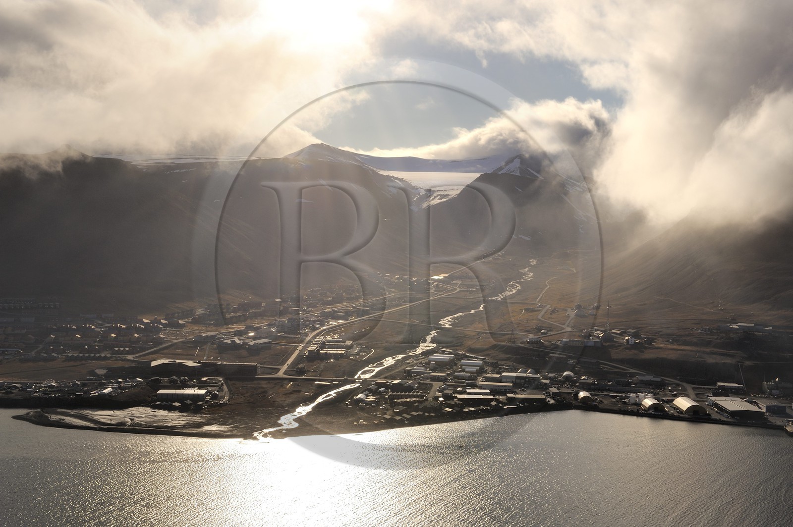 Norvège, Svalbard (Spitzberg), Longyearbyen (vue aérienne)