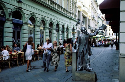 Slovaquie, Bratislava, sculpture de l'Allemand Elégant personnage de la ville, décédé il y a peu
