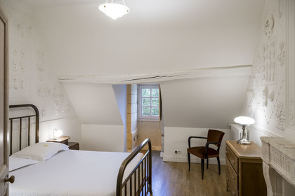 France, Loire-Atlantique (44), Saint-Jean-de-Boiseau, collection d'art contemporain Estuaire, chambres d'hotes qui sont des Chambres d'artistes au Chateau du Pé, chambre La Grande Question crée par Bevis Martin et Charlie Youle