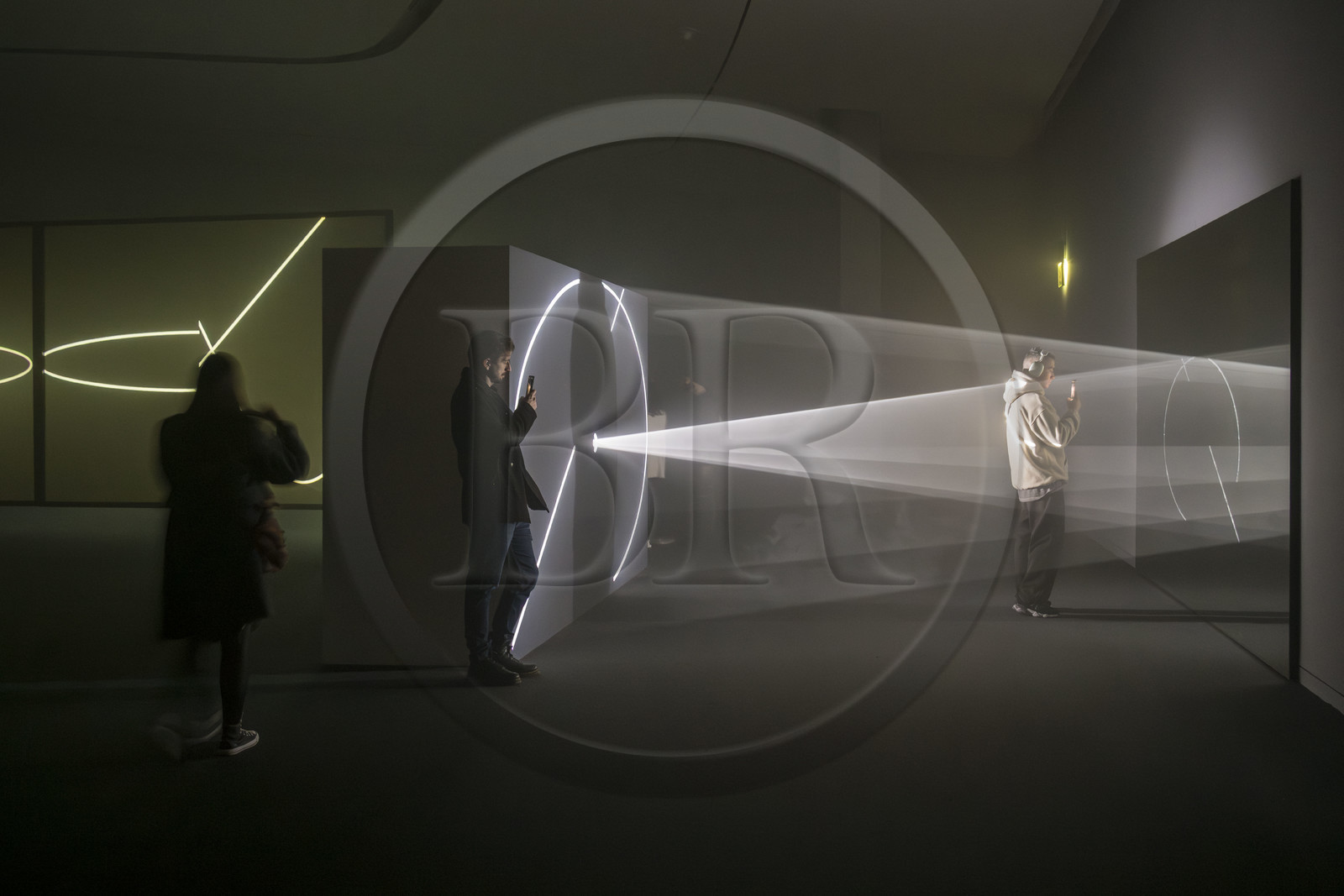 Portugal, Lisbonne, quartier de Belem, MAAT (Musée d'Art, Architecture et Technologie ou Museu de Arte, Arquitetura e Tecnologia) sur les bords du Tage, exposition Rooms par l'artiste Anthony McCall