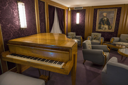 France, Loire-Atlantique (44), Saint-Nazaire, l'Escal'Atlantic dans l'ancienne base sous-marine allemande fait revivre le monde des transatlantiques, le salon de musique