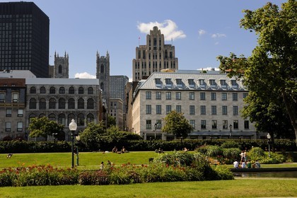 Canada, province de Québec, Montréal, quartier du Vieux-Montréal, la ville depuis le Vieux-Port