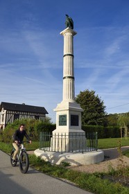 France, Seine-Maritime (76), Val-de-la-Haye, colonne Napoléon érigée en 1844, en souvenir du  transbordement des restes mortels de Napoléon Ier lors du retour de Saint Hélène, le 9 décembre 1840