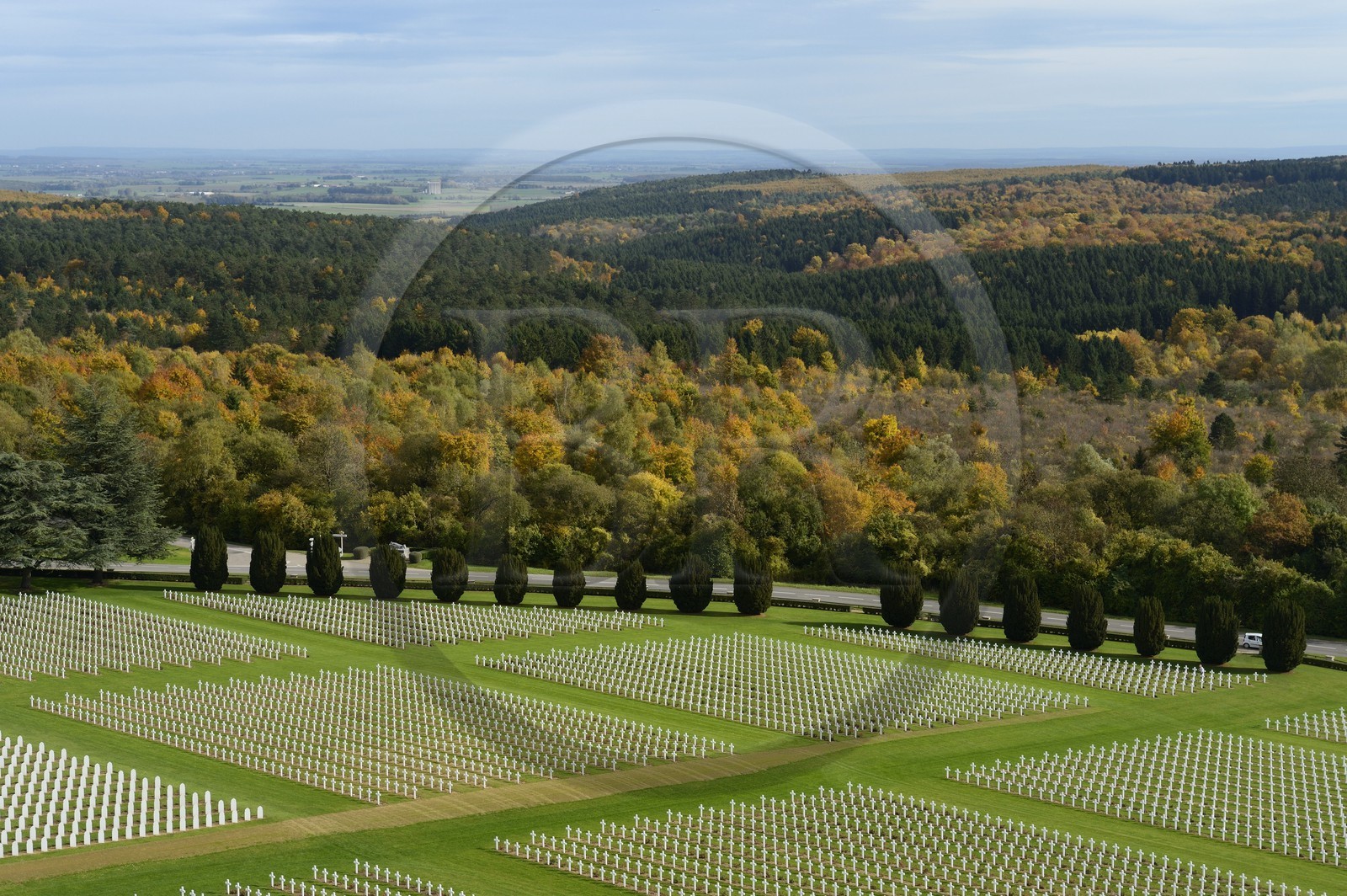 France, Meuse (55), Douaumont, bataille de Verdun, ossuaire de Douaumont, nécropole nationale, alignement de tombes de soldats